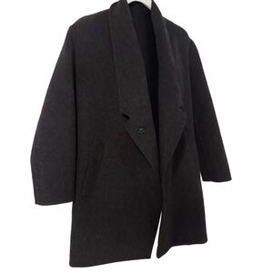 GUESS Los Angeles Coat 🤍unisex.